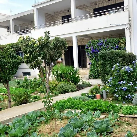 Apartmán In With Sea View, Terrace, Air Conditioning, Wifi 4969-1 Duće